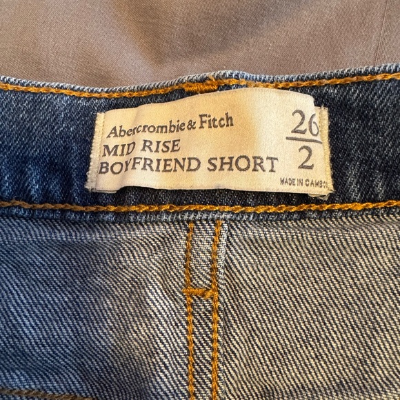 Abercrombie & Fitch Midrise Boyfriend Shorts Distressed denim shorts size 2 - Picture 3 of 6